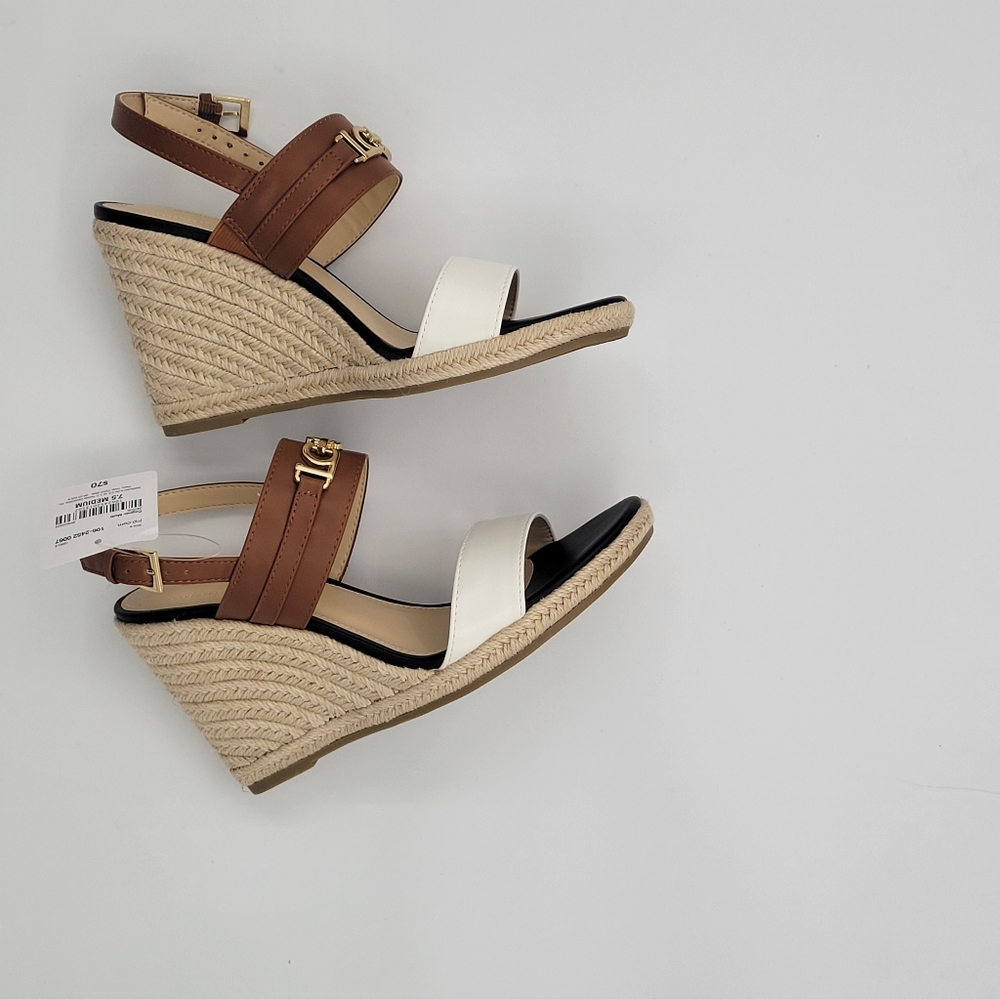 Liz Claiborne Amaro Cognac Muti memory foam sz 7.5M. New and ready to ship.